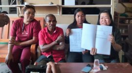 Amandus Ratason (kedua dari kiri)