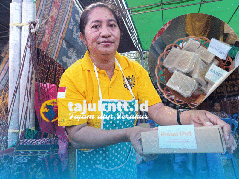 Pasionita Fansur, 47 tahun, pelaku UMKM dari Nangahure, Kelurahan Wuring, Kecamatan Alok Barat memperkenalkan Donat Uwi atau donat yang terbuat dari bahan ubi