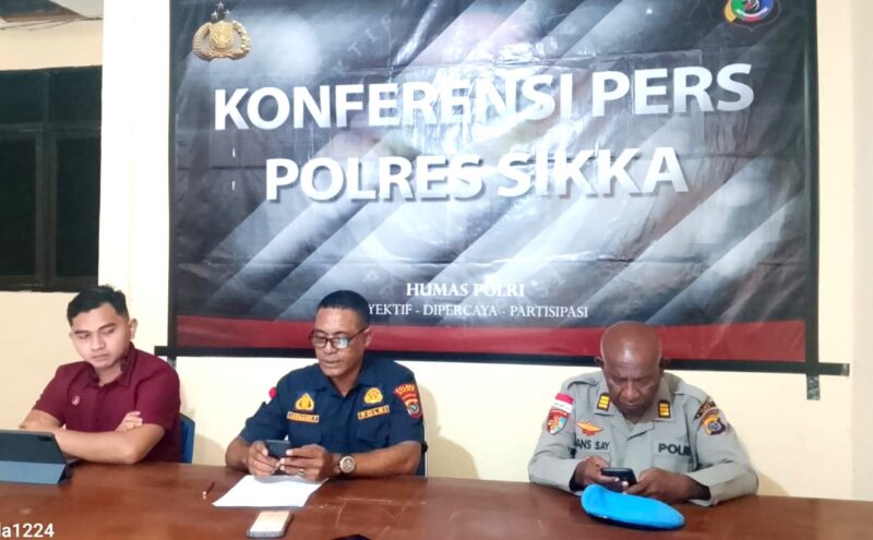 Dari Kiri ke Kanan; Kadat Reskrim Polres Sikka, Iptu  Reindhard Siga, S.Tr.K., Kasi Huma Polres Sikka, Ipda Leonardus Tunga., Kasi Propam Polres Sikka, AKP. Fransiskus Somba Say 