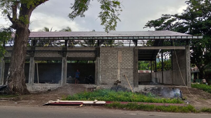 Bangunan Koperasi Merah Putih Kelurahan Wuring dalam proses penyelesaian.