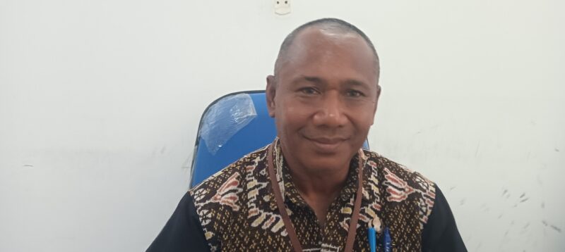 Kabag Ekonomi Setda Sikka, Petris Piter