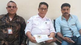 Tiga kuasa hukum pelapor dari Lembaga Bantuan Hukum (LBH) Sinar Keadilan Maumere, Marianus Reinaldis Laka, S.H, Yohanes Yusti Moan Bao, S.H dan  Agustinus Haryanto Jawa .