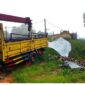 Tim Unit Pelaksana Proyek dari PT Teon Jaya tengah melakukan pengukuran, pematokan, serta pengangkutan material di Wolokepo, Dusun Gera I, menuju Desa Ndai Mbere.