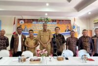 Direktur Bisnis LPDB Koperasi bersama Wakil Bupati Sikka, pengurus, pegawas dan manajemen KSP Kopdit Obor Mas, Selasa siang 14 April 2026 di Kantor Kopdit Obor Mas Jalan Kesehatan Kota Maumere. 