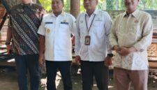 Dari kiri ke kanan: Tenaga Ahli Menteri Sosial RI, Agustinus Budi Prasetyo Hadi di, Bupati Sikka, Juventus Prima Yoris Kago, perwakilan dari Sentra Terpadu Inten Soewono Bogor dan Komisioner Komisi Disabilitas Nasional, Kikin P.Tarigan.