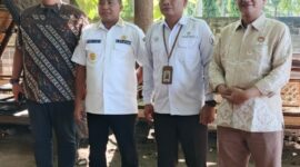 Dari kiri ke kanan: Tenaga Ahli Menteri Sosial RI, Agustinus Budi Prasetyo Hadi di, Bupati Sikka, Juventus Prima Yoris Kago, perwakilan dari Sentra Terpadu Inten Soewono Bogor dan Komisioner Komisi Disabilitas Nasional, Kikin P.Tarigan.