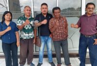 Tim Kuasa Hukum Eltras Pub. Dari Kiri ke kanan; Ria Tukan, SH., Vitalis Badar, SH., Rio Lameng, SH., Alfons Hilarius Ase, SH., M.Hum dan Domi Tukan, SH.