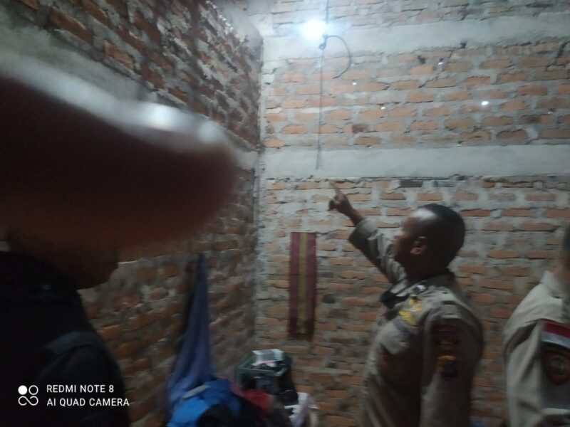 Polisi saat nelakukan olah TPK, Minggu (12/4/2026). Foto: Dok,Polres Sikka, 