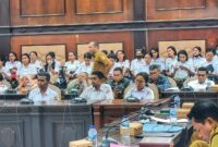 Rapat Dengar Pendapat DPRD Sikka bersama para Nakes PPPK Paruh Waktu dan Pemkab Sikka, Senin (20/4/2026). 
