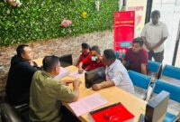 Pelimpahan tersangka dan barang bukti kasus pembunuhan pelajar di Desa Rubit, Senin (20/4/2026). Foto: Dok. Kejaksaan Negeri Sikka,. 