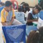 Keterangan foto: Para siswa kelas 8 yang tengah belajar di kelas tanpa ada meja belajar. Foto: Dok.SMPN 46 Nangahale. 
