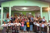 Ketua Tim Penggerak PKK Kabupaten Sikka, Ny. Fista Sambuari Kago, S.H., menyerukan pentingnya menjadikan keluarga sebagai garda terdepan dalam perlindungan anak saat memperingati Hari Anak Nasional (HAN) 2026 di Desa Habi, Kecamatan Kangae, Kabupaten Sikka, Kamis (23/7/2026).