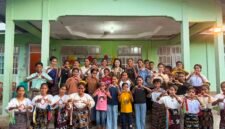 Ketua Tim Penggerak PKK Kabupaten Sikka, Ny. Fista Sambuari Kago, S.H., menyerukan pentingnya menjadikan keluarga sebagai garda terdepan dalam perlindungan anak saat memperingati Hari Anak Nasional (HAN) 2026 di Desa Habi, Kecamatan Kangae, Kabupaten Sikka, Kamis (23/7/2026).