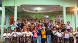 Ketua Tim Penggerak PKK Kabupaten Sikka, Ny. Fista Sambuari Kago, S.H., menyerukan pentingnya menjadikan keluarga sebagai garda terdepan dalam perlindungan anak saat memperingati Hari Anak Nasional (HAN) 2026 di Desa Habi, Kecamatan Kangae, Kabupaten Sikka, Kamis (23/7/2026).