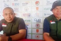 Keterangan foto: Dari kiri ke kanan: Tim pemantau bakat PSSI NTT, Patrik Domal dan Wakil Sekretaris PSSI NTT sekaligus General Coordinator Soeratin Cup & Piala Pertiwi 2026, Piter Fomeny.