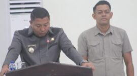 Bupati Sikka, Juventus Prima Yoris Kago saat menyampaikan keterangan resmi dalam Sidang Paripurna V Masa Sidang III DPRD Kabupaten Sikka di Gedung Lepo Kula Babong, Maumere, Senin (3/8/2026) pagi. 
