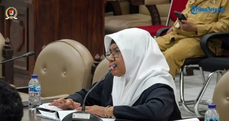 Foto: Anggota DPRD Sikka, Nurhayati Bondeng, sumber: tangkapan layar live streaming Tribun Flores.com.