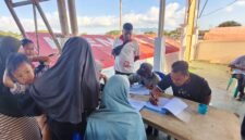 Proses pendaftaran pengungsi yang dengan sukarela ingin pulang, Minggu (23/8/2036) sore.