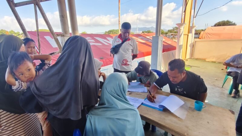 Proses pendaftaran pengungsi yang dengan sukarela ingin pulang, Minggu (23/8/2036) sore.