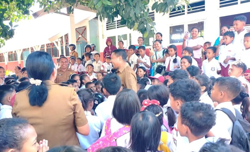 Bupati Sikka saat Healing bersama siswa SDI Iligetang, Senin, 31/08/2026 