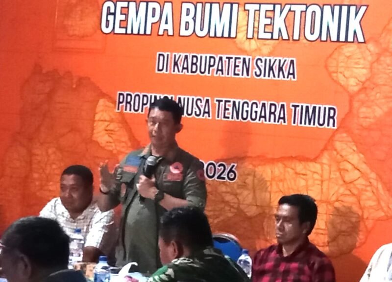 Letnan Jenderal TNI Dr. Suharyanto, S.Sos., M.M. dalam keterangan pers di Posko Penanggulangan Bencana BPBD Sikka, Selasa, 18.08/2026