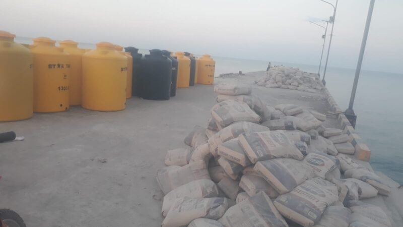 Bahan bangunan bantuan saat tiba di Pelabuhan Palue beberapa waktu lalu.