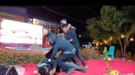 Aksi teatrikal Mahasiswa FH Unipa pada peringatan Sumpah Pemuda ke-98 di Universitas Nusa Nipa Maumere, Rabu, 28/10/2026